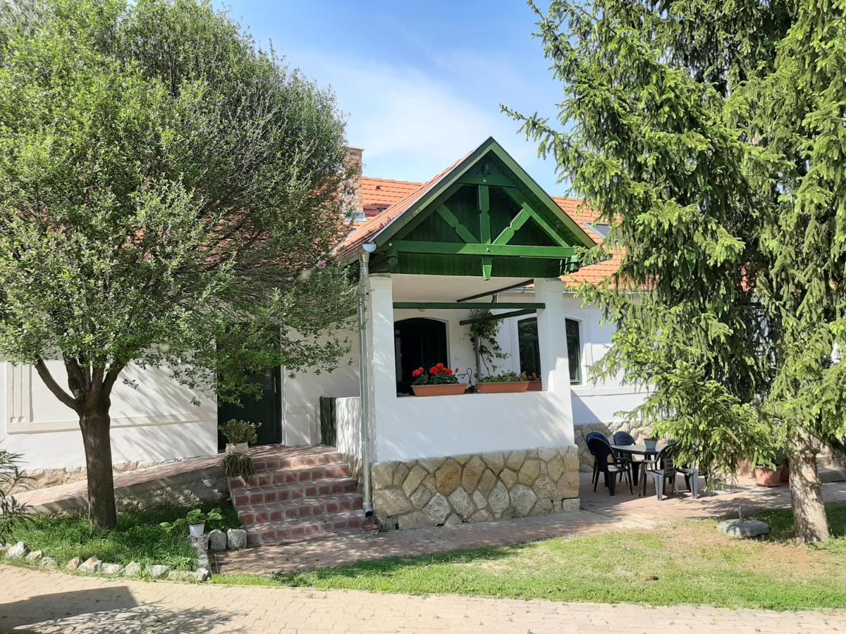 Natura Panzio&Apartmanhaz Orfű Eksteriør bilde