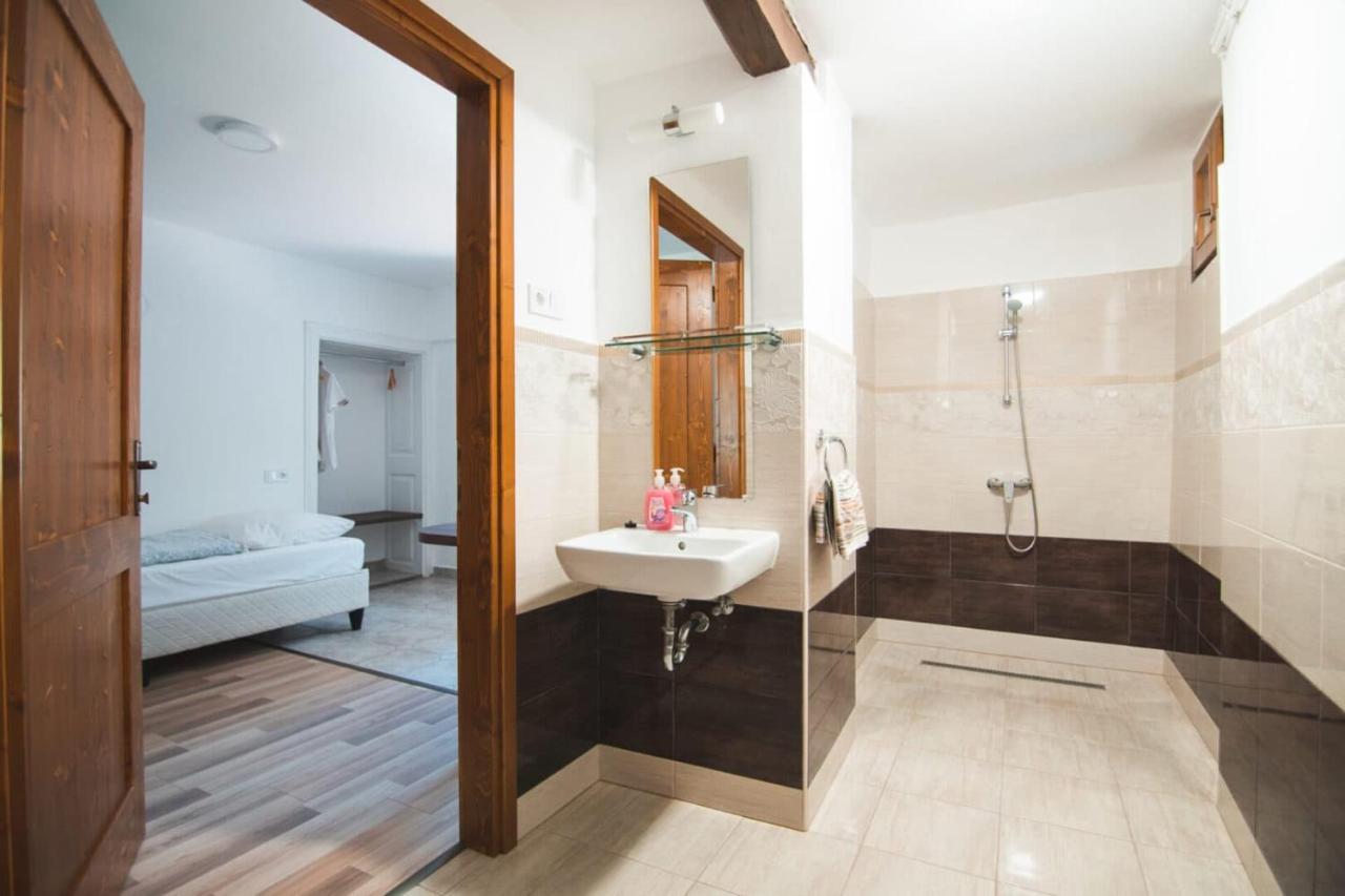 Natura Panzio&Apartmanhaz Orfű Eksteriør bilde