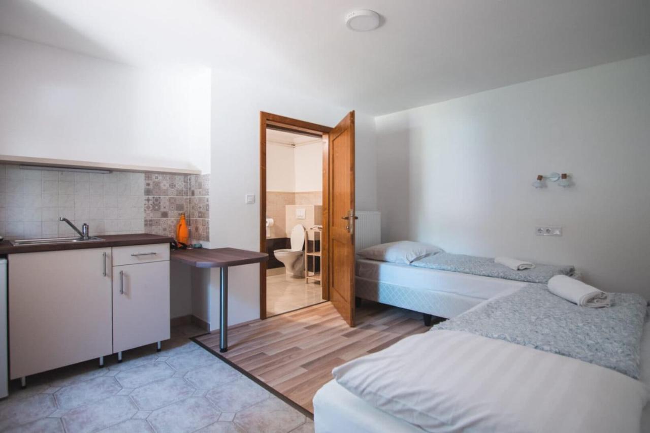 Natura Panzio&Apartmanhaz Orfű Eksteriør bilde